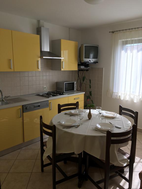Apartments Wagner Dobrinj Bagian luar foto