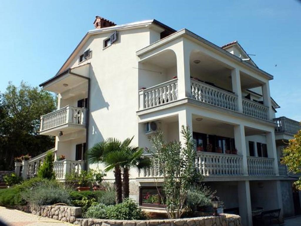 Apartments Wagner Dobrinj Bagian luar foto